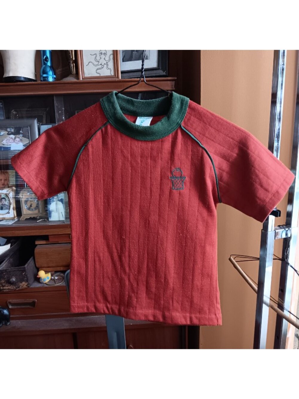 True Vintage T-Shirt Boys 6/8 Single Stitch Embroidered Basketball Hoop Ringer